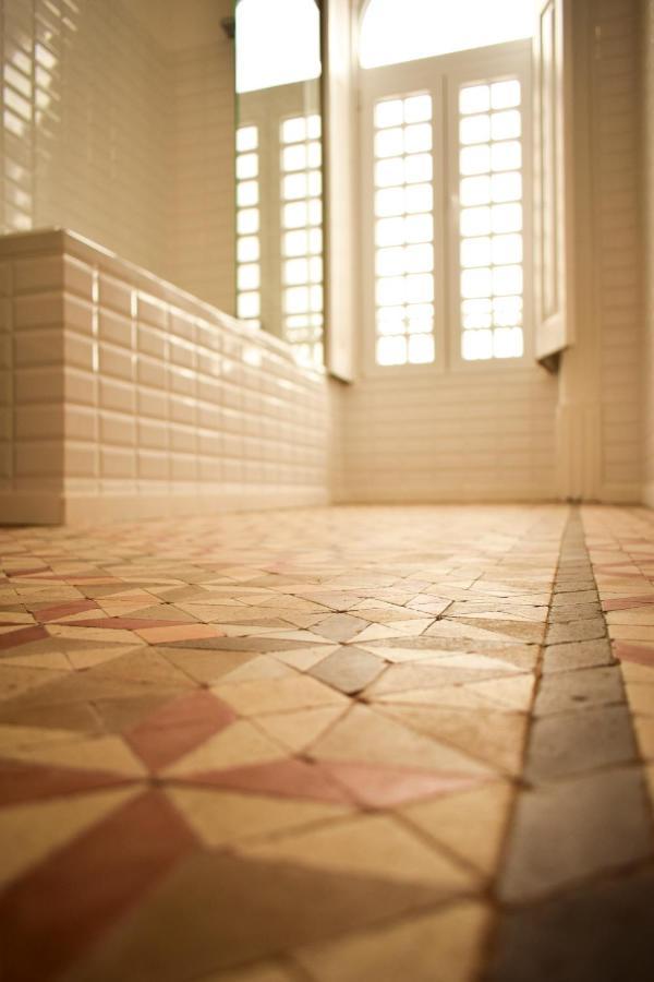 Arte Nova Guesthouse โกวิลา ภายนอก รูปภาพ