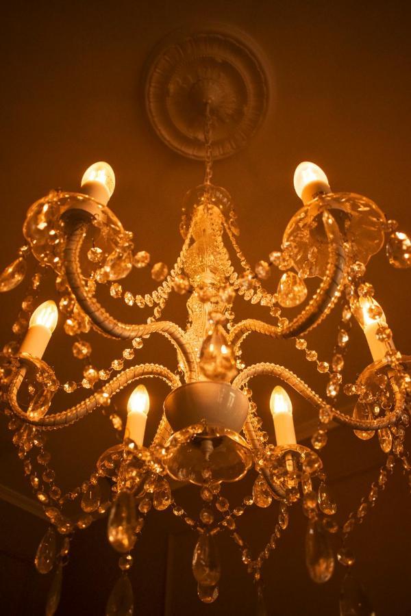 Arte Nova Guesthouse โกวิลา ภายนอก รูปภาพ