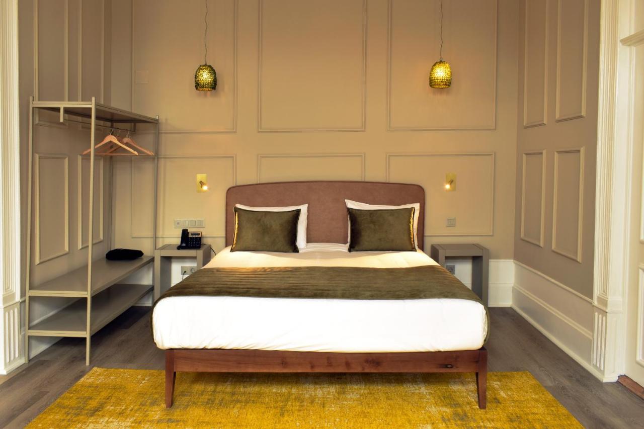 Arte Nova Guesthouse โกวิลา ภายนอก รูปภาพ